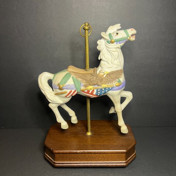 Vintage 1990 San Francisco Horse Carousel Eagle Flag Patriotic Music Box 10.25" - Picture 4 of 6
